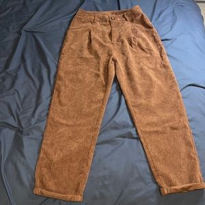 Super cute brown pants!